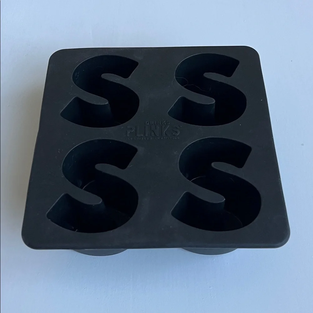 Black Letter S Silicone Ice Molds Tray - Picture 1 of 4